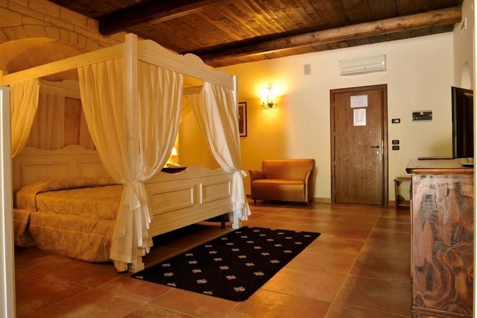 Imagen de la habitación del Hotel Tenuta San Francesco. Foto 10