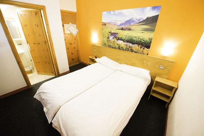 Imagen de la habitación del Hotel Teola. Foto 3