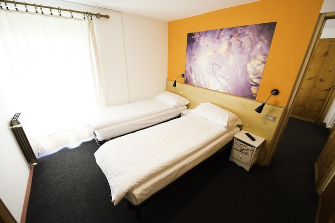 Imagen de la habitación del Hotel Teola. Foto 4