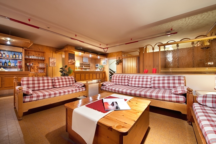 Imagen de los interiores del Hotel Teola. Foto 16