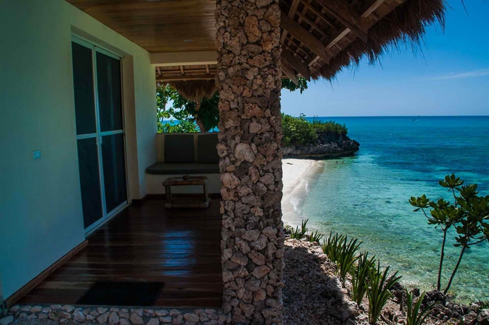 Imagen de los exteriores del Hotel Tepanee Beach Resort. Foto 13