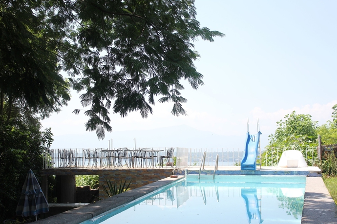 Imagen de la piscina del Hotel Teques Inn. Foto 14