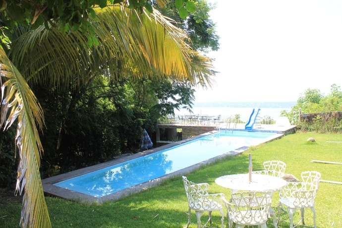 Imagen de la piscina del Hotel Teques Inn. Foto 18