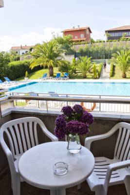 Imagen de la piscina del Hotel Tereñes Costa. Foto 10