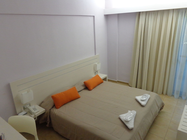 Imagen de la habitación del Hotel Terinikos. Foto 4