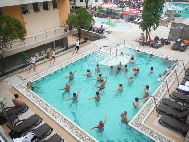 Imagen de la piscina del Hotel Termal. Foto 13