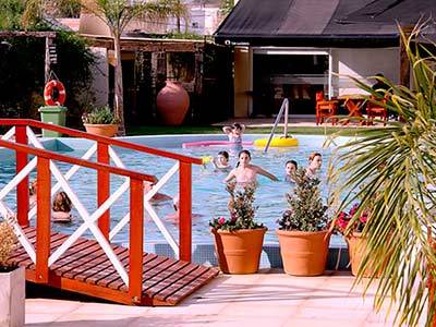 Imagen de la piscina del Hotel Termal Los Cardones. Foto 17