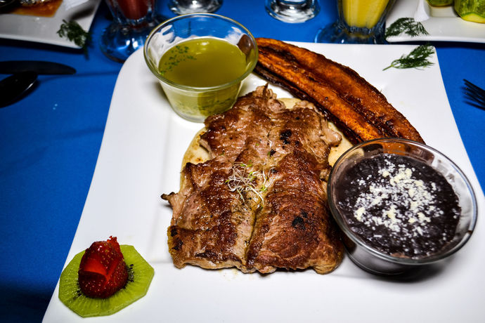 Imagen del bar/restaurante del Hotel Termales Del Bosque and Hot Springs. Foto 8