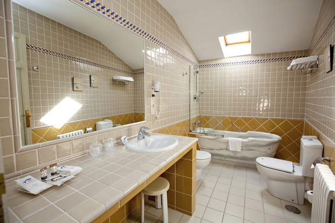 Imagen de la habitación del Hotel Termas De Cuntis Castro Do Balneario. Foto 11