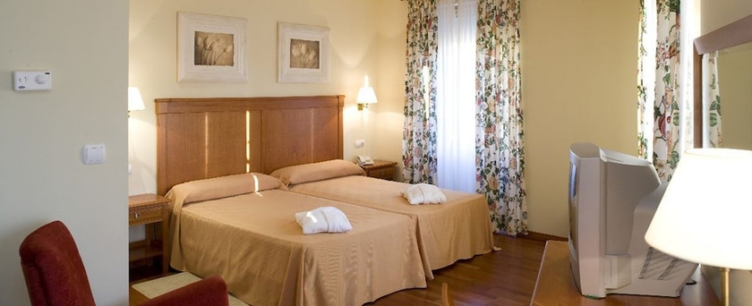 Imagen de la habitación del Hotel Termas De Cuntis La Virgen. Foto 3