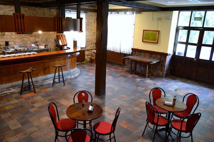 Imagen del bar/restaurante del Hotel Termas de Lierganes. Foto 4
