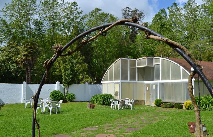 Imagen de los exteriores del Hotel Termas de Lierganes. Foto 13