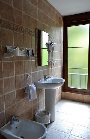 Imagen de la habitación del Hotel Termas de Lierganes. Foto 7