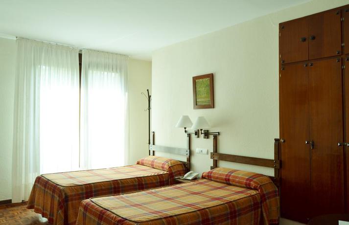 Imagen de la habitación del Hotel Termas de Lierganes. Foto 9