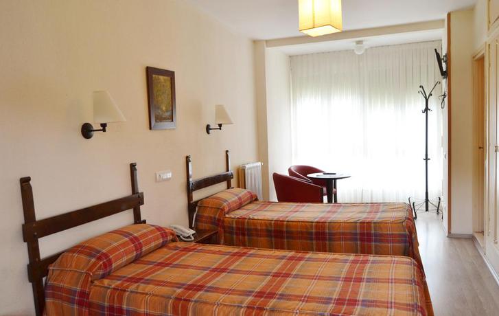 Imagen de la habitación del Hotel Termas de Lierganes. Foto 10