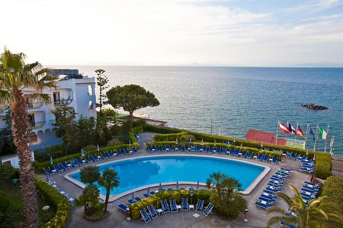 Imagen de la piscina del Hotel Terme Alexander. Foto 11