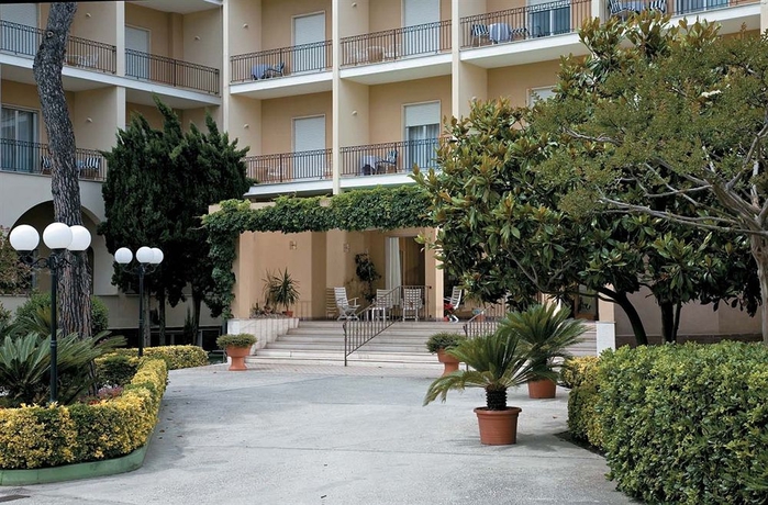 Imagen de los exteriores del Hotel Terme Alexander. Foto 7