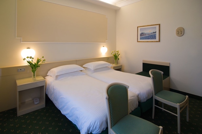 Imagen de la habitación del Hotel Terme Antoniano. Foto 10