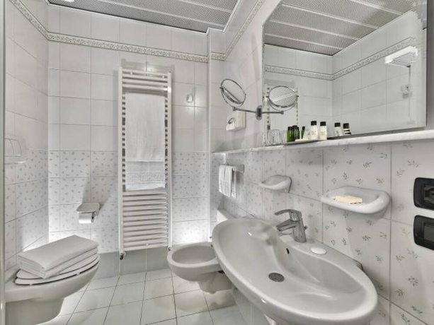 Imagen de la habitación del Hotel Terme Antoniano. Foto 12