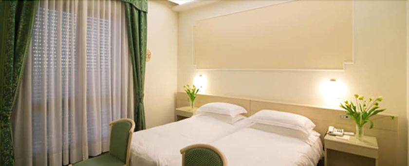 Imagen de la habitación del Hotel Terme Antoniano. Foto 17