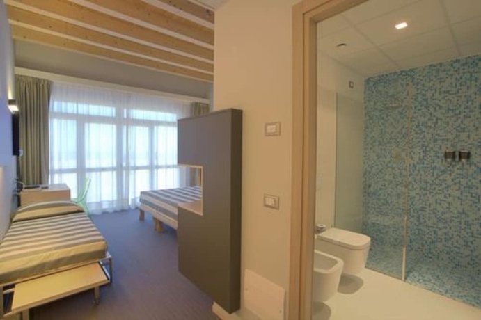 Imagen de la habitación del Hotel Terme Beach Resort. Foto 8