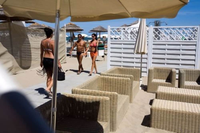 Imagen del bar/restaurante del Hotel Terme Beach Resort. Foto 5