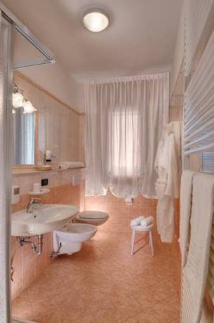 Imagen de la habitación del Hotel Terme Belsoggiorno. Foto 4
