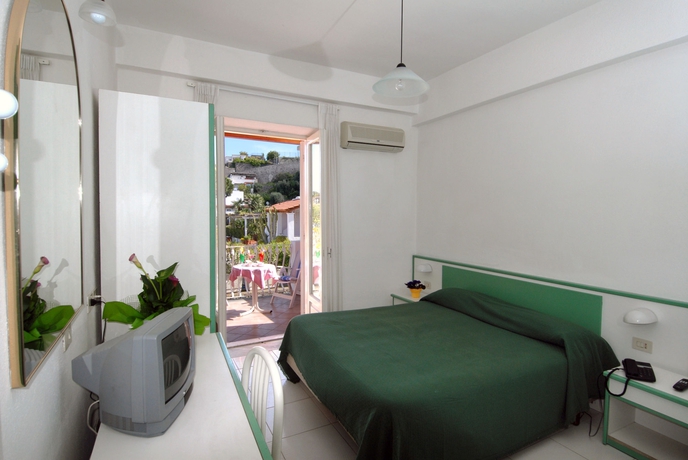 Imagen de la habitación del Hotel Terme Colella. Foto 4