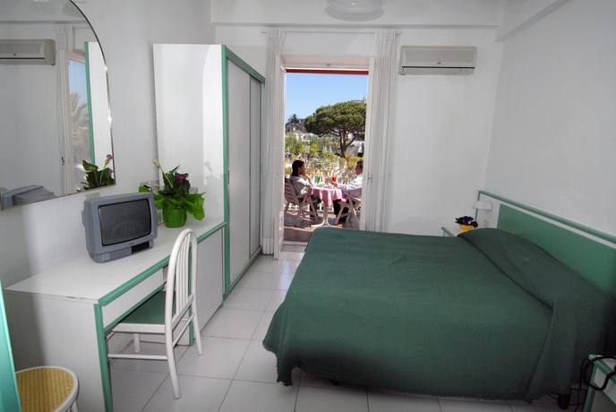 Imagen de la habitación del Hotel Terme Colella. Foto 5