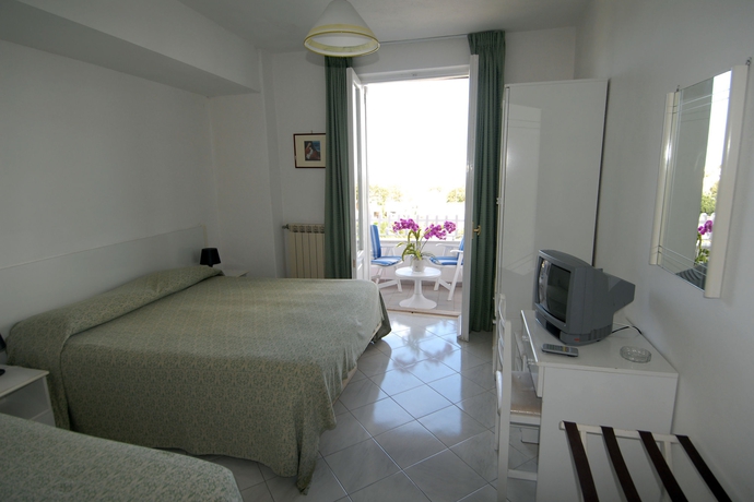 Imagen de la habitación del Hotel Terme Colella. Foto 6