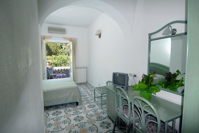 Imagen de la habitación del Hotel Terme Colella. Foto 8