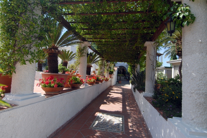 Imagen de los exteriores del Hotel Terme Colella. Foto 13