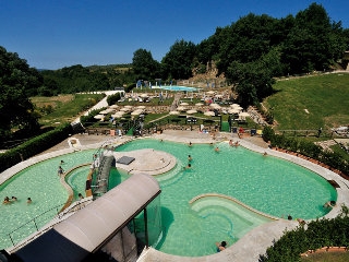 Imagen de la piscina del Hotel Terme Di Sorano Residence. Foto 8