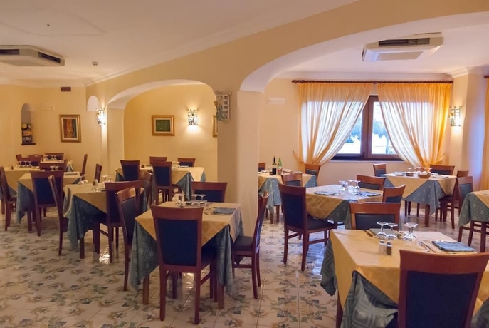 Imagen del bar/restaurante del Hotel Terme Fiola. Foto 3