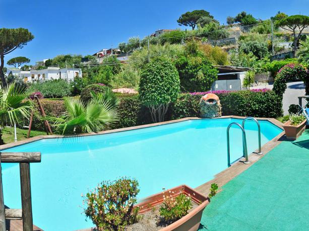 Imagen de la piscina del Hotel Terme Galidon. Foto 8