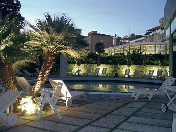 Imagen de la piscina del Hotel Terme Igea Suisse. Foto 17