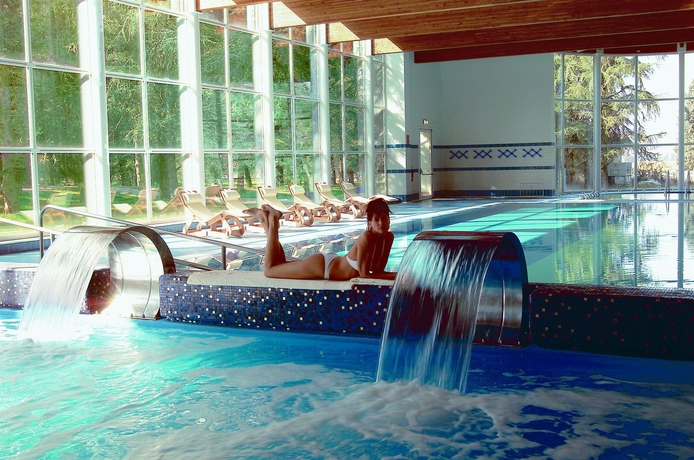 Imagen de la piscina del Hotel Terme, Monticelli Terme. Foto 5