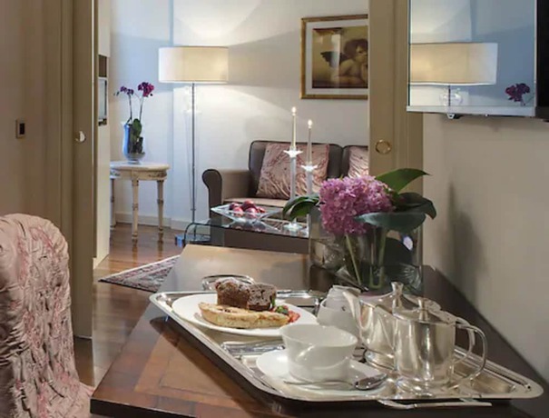 Imagen de la habitación del Hotel Terme Neroniane. Foto 16