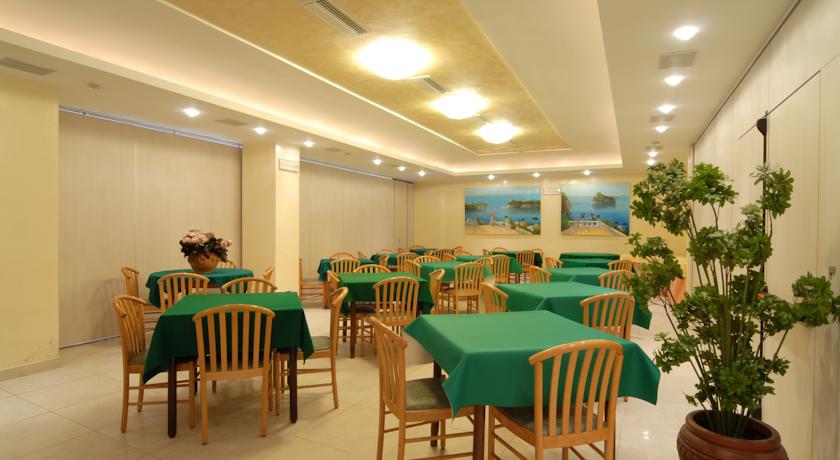 Imagen del bar/restaurante del Hotel Terme President. Foto 3