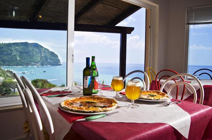 Imagen del bar/restaurante del Hotel Terme Providence, Cuotto. Foto 5