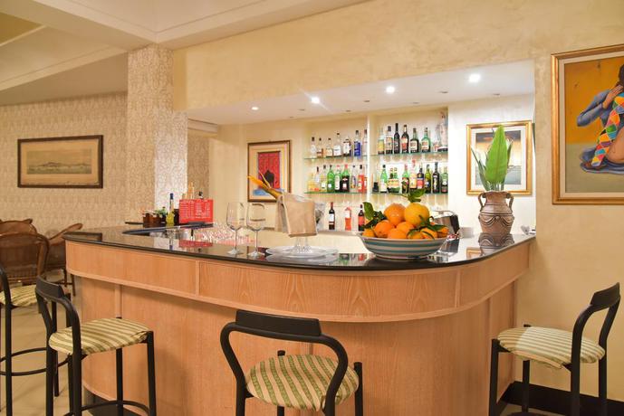 Imagen del bar/restaurante del Hotel Terme Punta del Sole. Foto 2