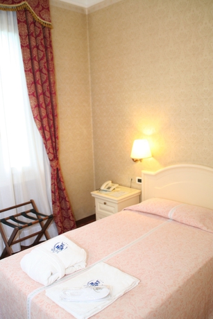 Imagen de la habitación del Hotel Terme Roma. Foto 3