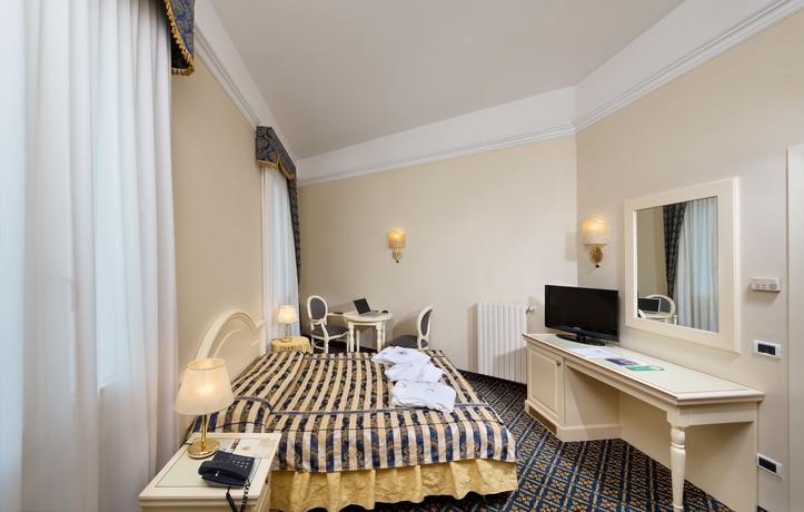 Imagen de la habitación del Hotel Terme Roma. Foto 9