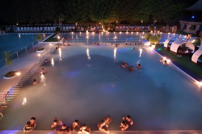 Imagen de la piscina del Hotel Terme Rosapepe. Foto 13