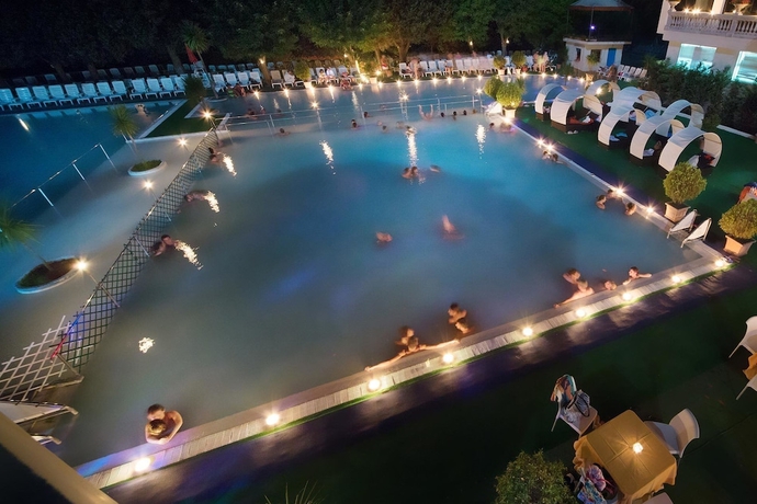 Imagen de la piscina del Hotel Terme Rosapepe. Foto 15