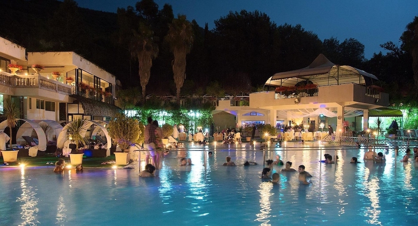Imagen de la piscina del Hotel Terme Rosapepe. Foto 16