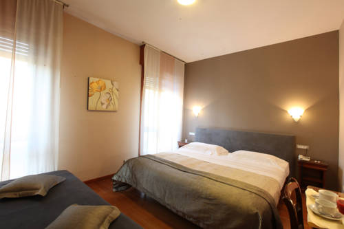 Imagen de la habitación del Hotel Terme Salvarola. Foto 11