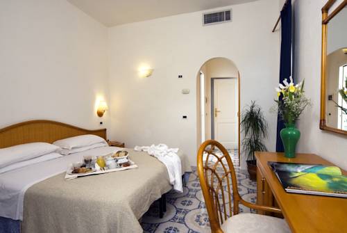 Imagen de la habitación del Hotel Terme Villa Teresa. Foto 4