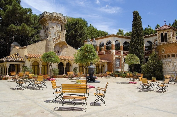 Imagen de los exteriores del Hotel Termes Montbrio. Foto 9