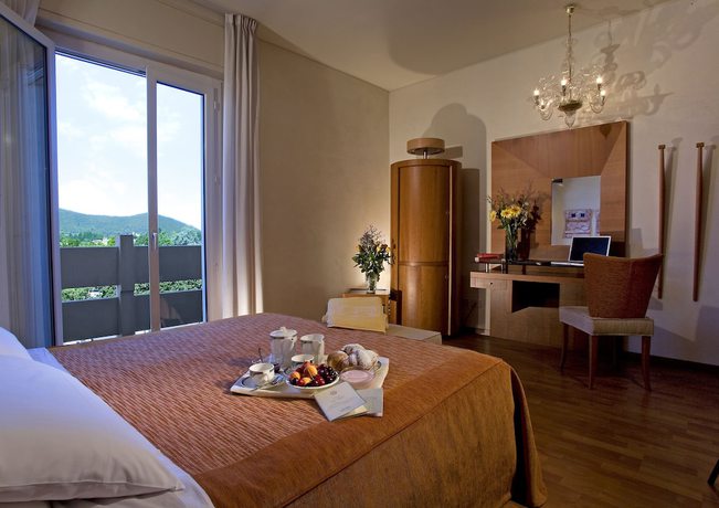 Imagen de la habitación del Hotel Termeterna Longevity Spring Resort. Foto 6